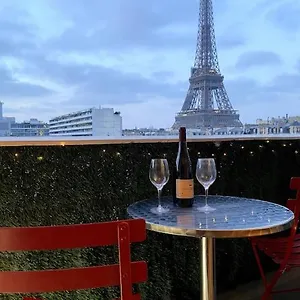 Le Suffren-eiffel Paris